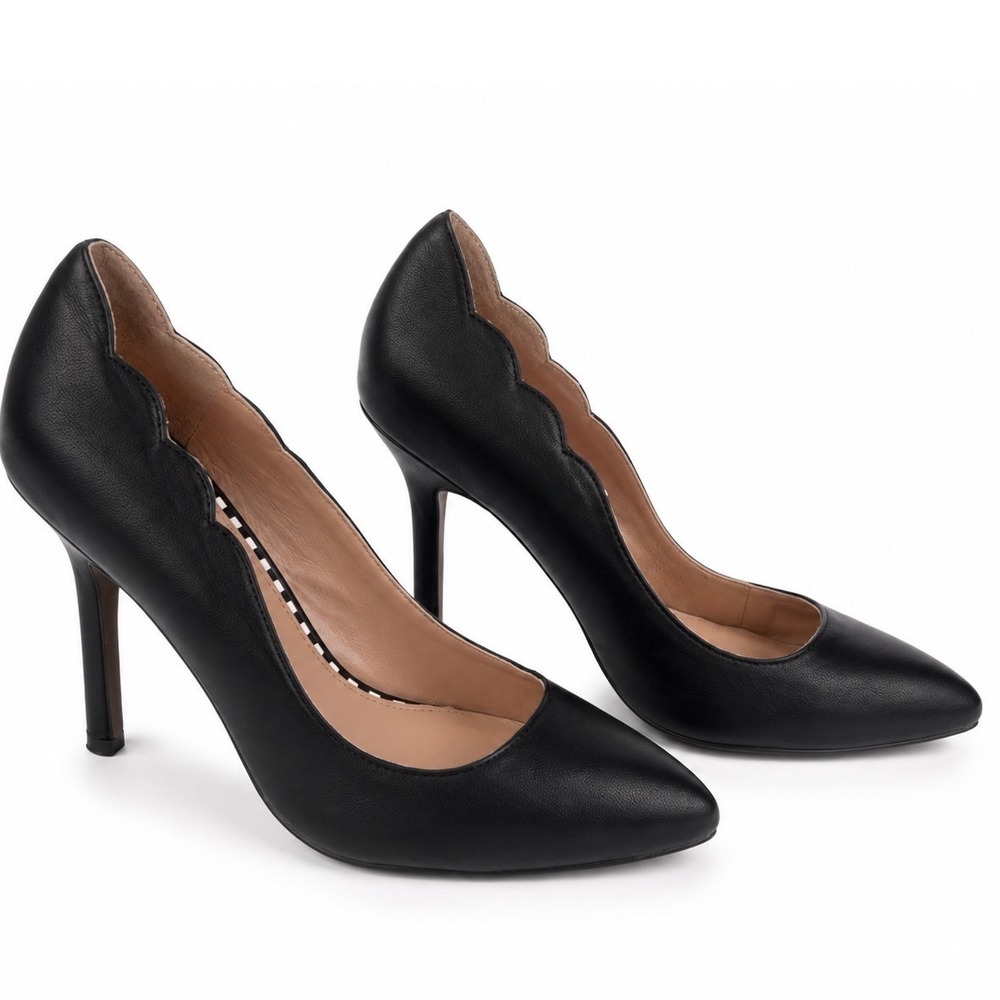 Betsey Johnson Black Scalloped Pointed Toe Stiletto Heels Pumps Women's Size 8
